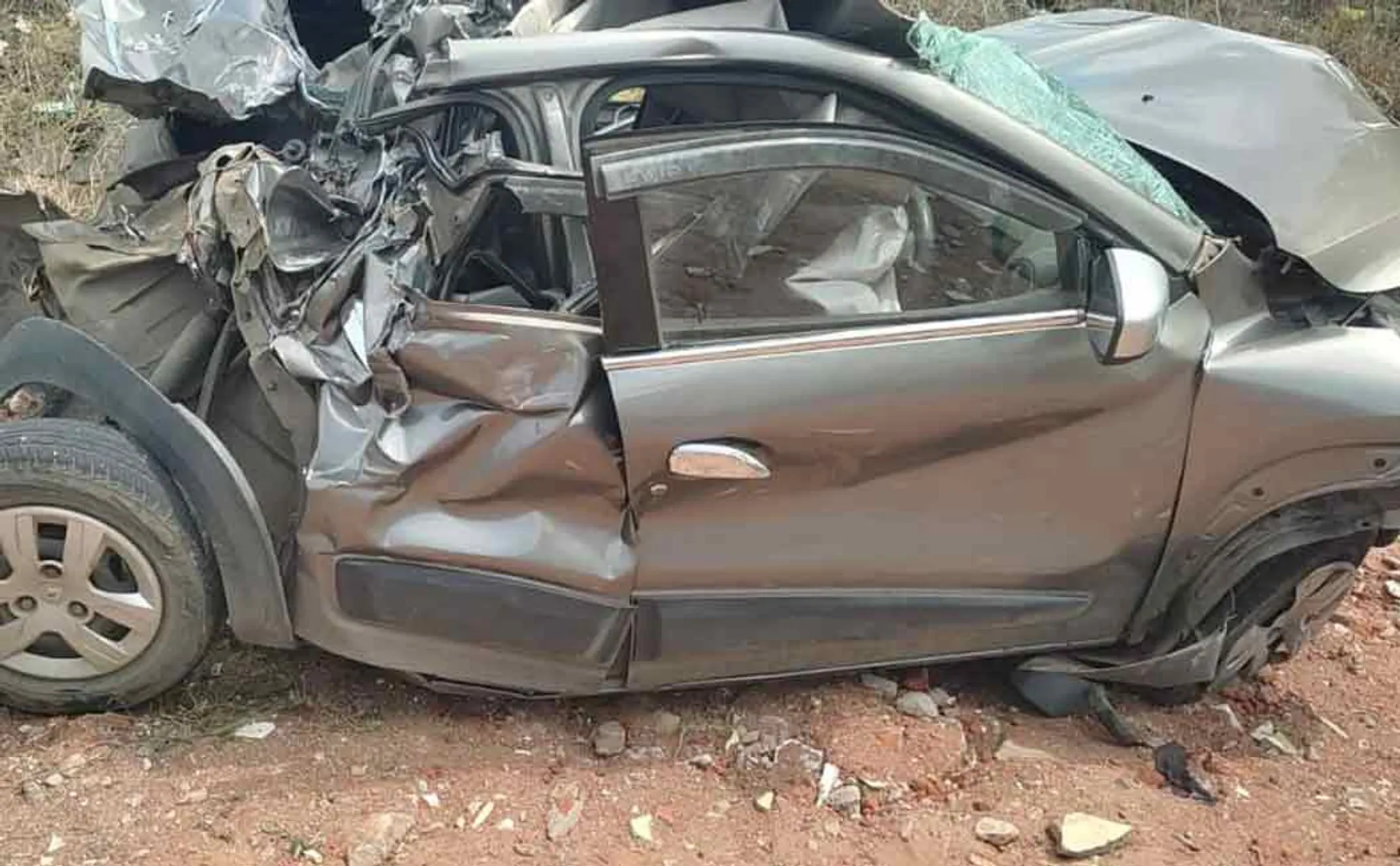 Road accident near trichy Medical student recover safely 