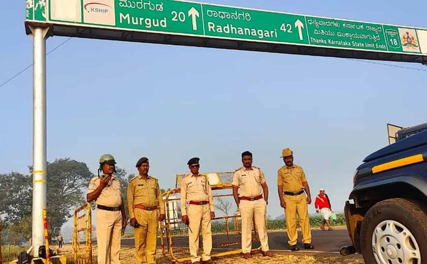 Maharashtra Ministers banned from entering Karnataka