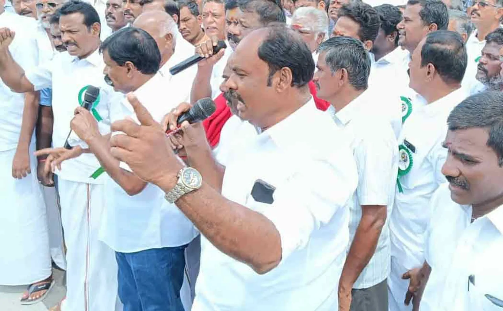 Lorry owners besieged PWD office