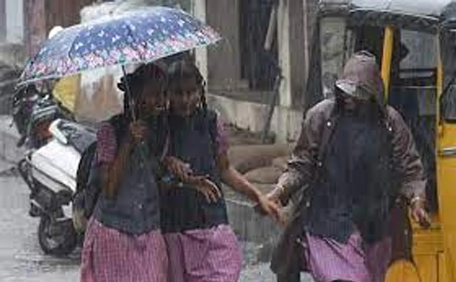 Schools holiday in 8 districts due to incessant rains
