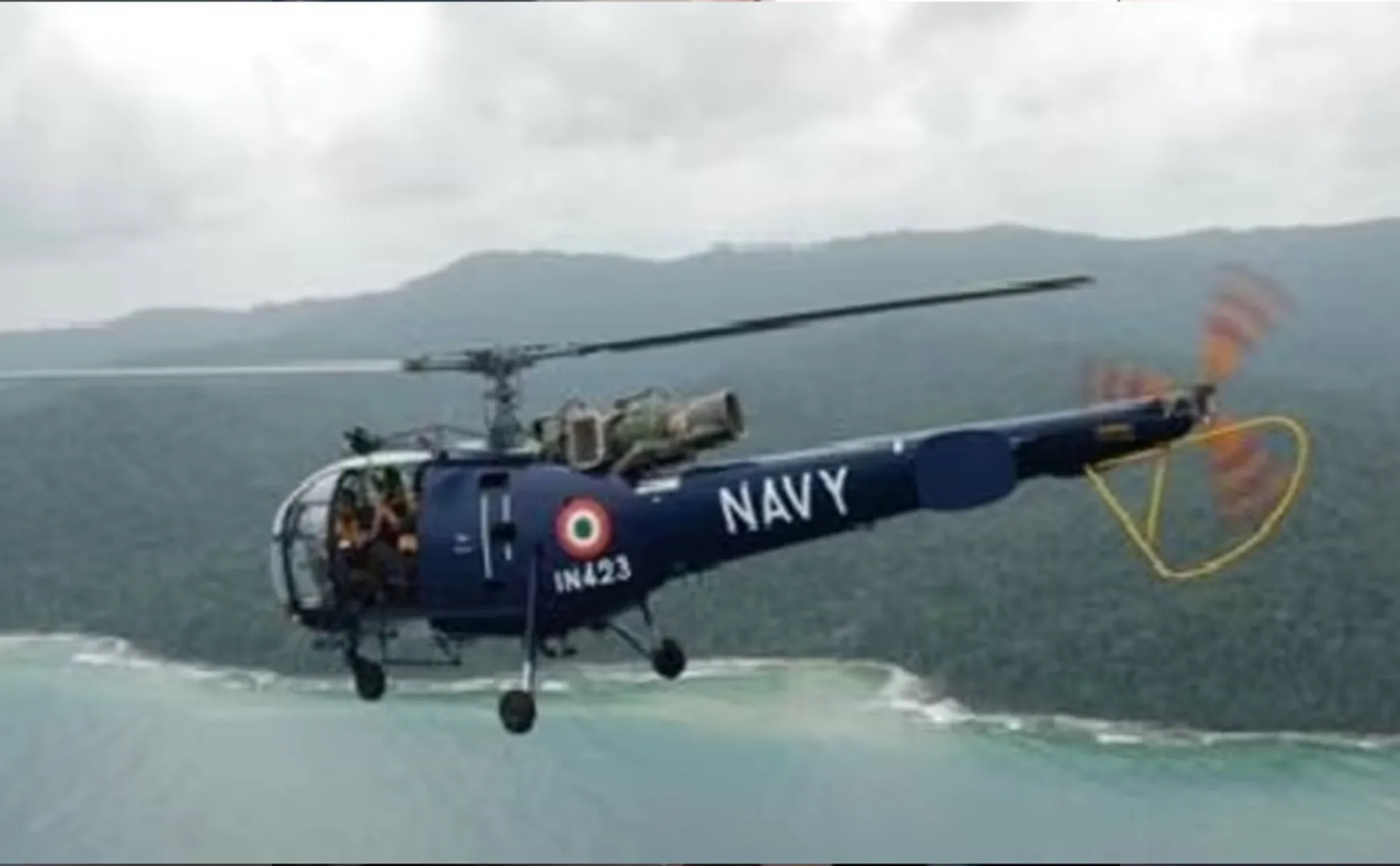 Helicopter belonging to the Indian Navy crashes!