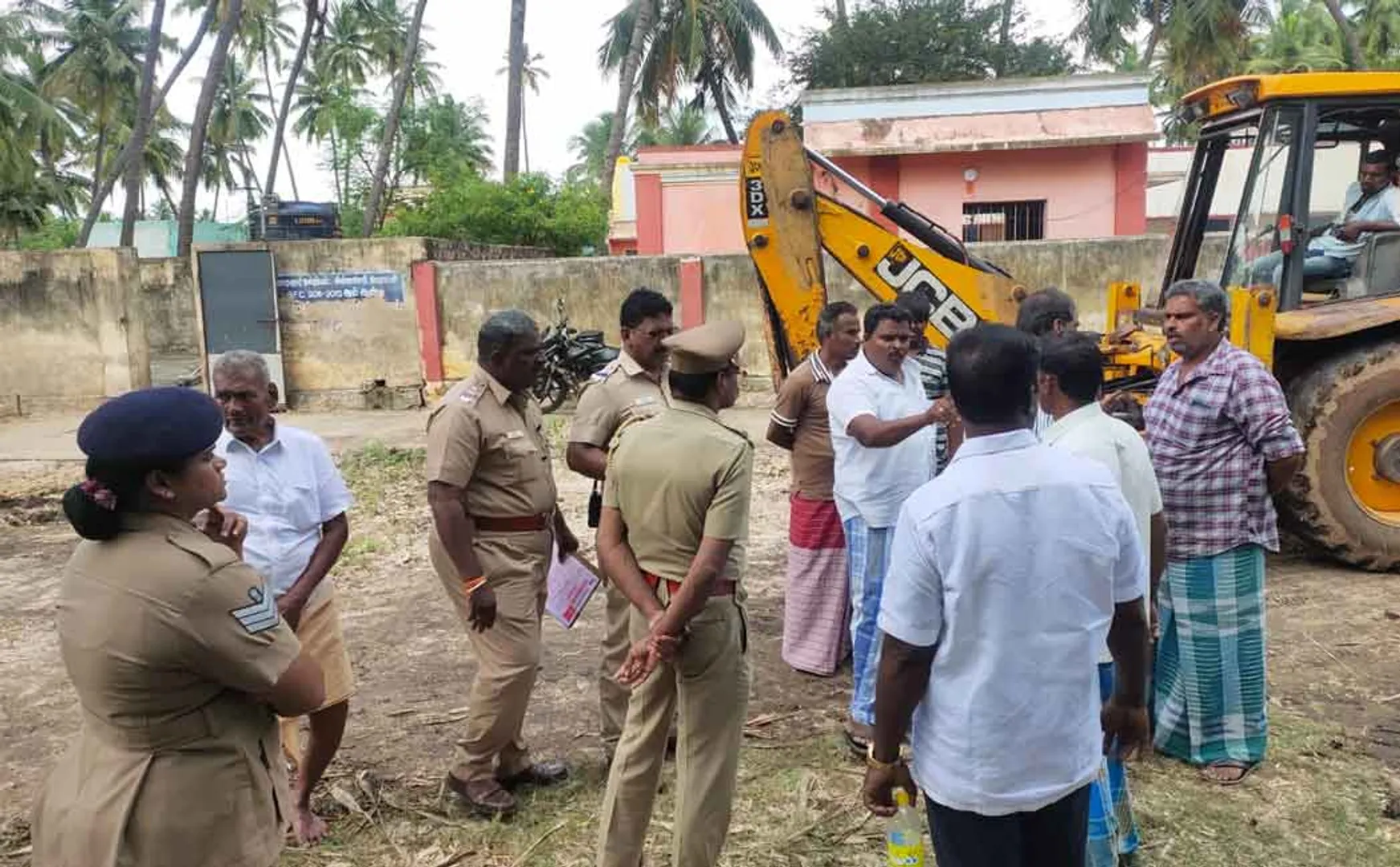 Dissatisfaction with Union Secretary in gudiyatham 