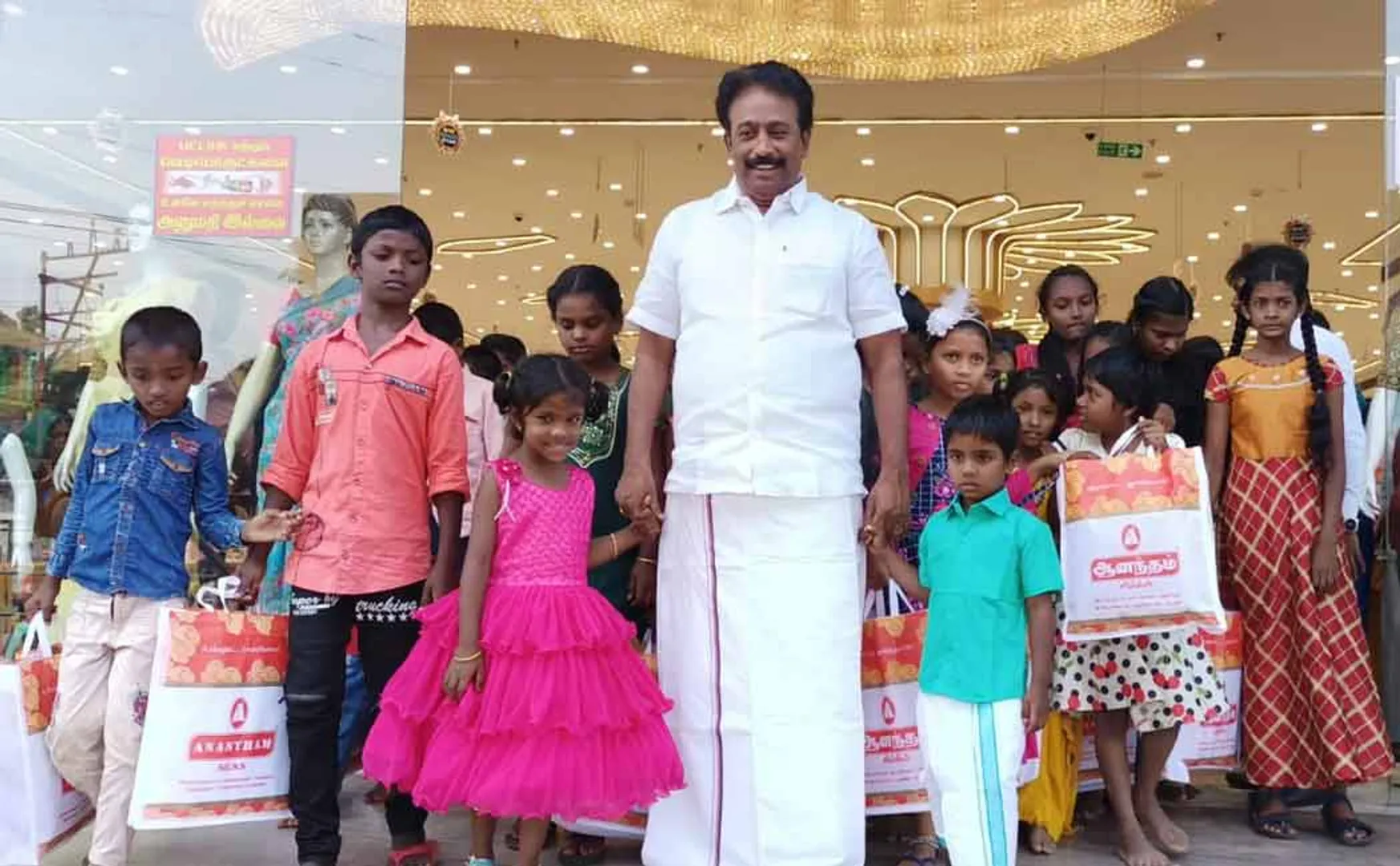 Thangapandian MLA who gave a gift to destitute children and sanitation workers