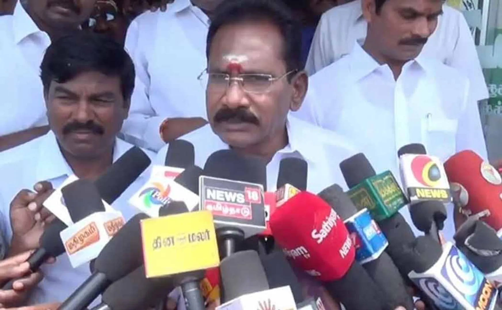 Sellur Raju praises minister Sekarbabu