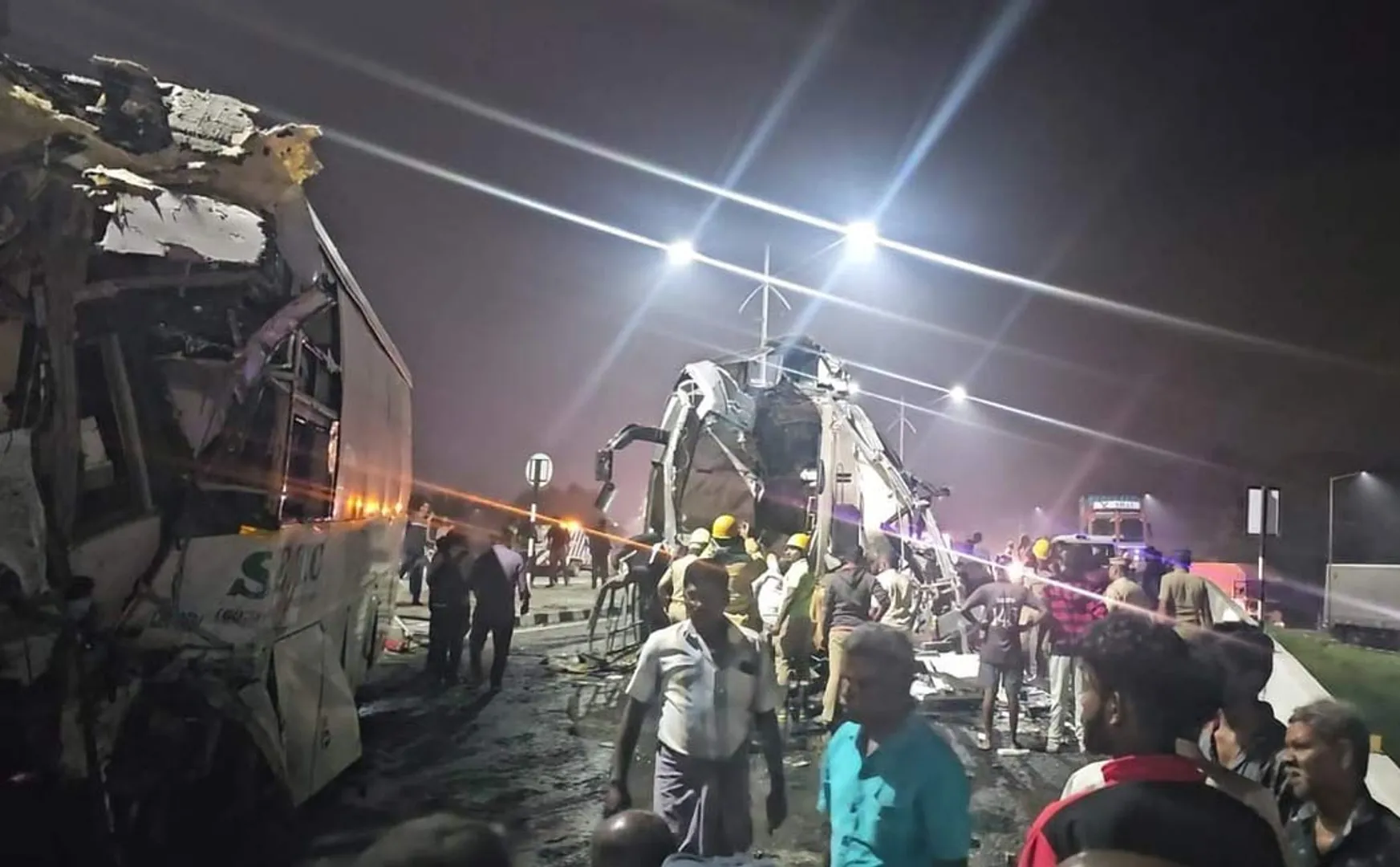 6 passed away in bus head-on accident