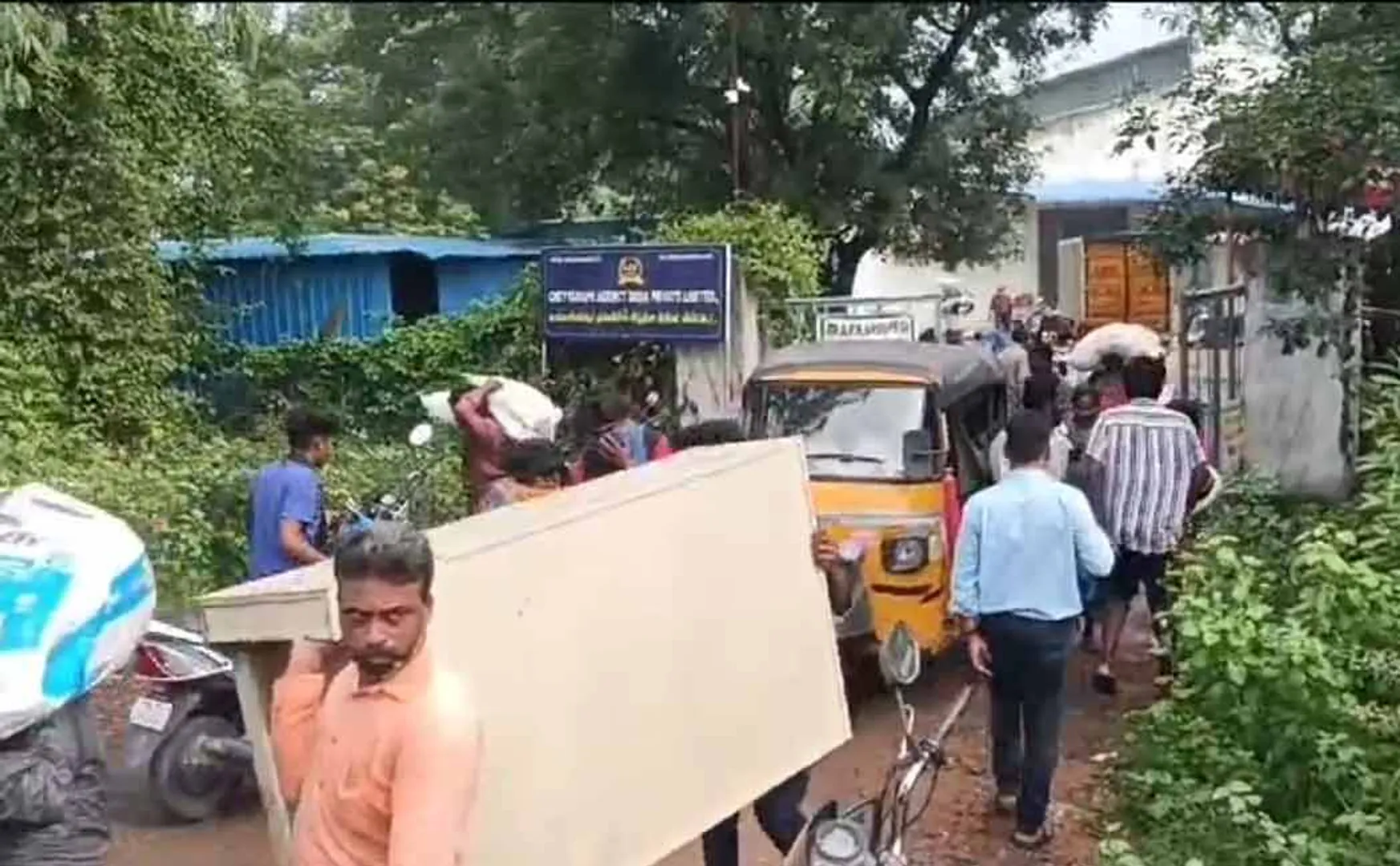 chit fund Company owner arrested for, who cheated by give gifts for Diwali