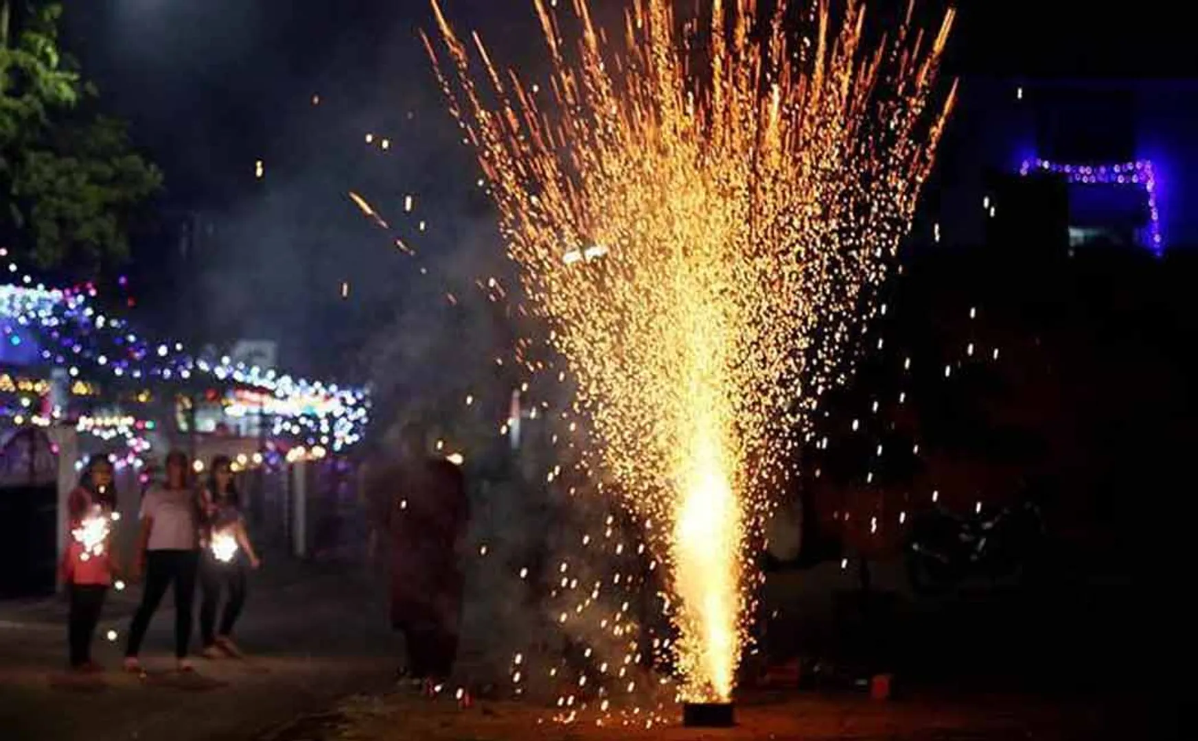 118 cases of bursting of  crackers beyond permitted time have been registered