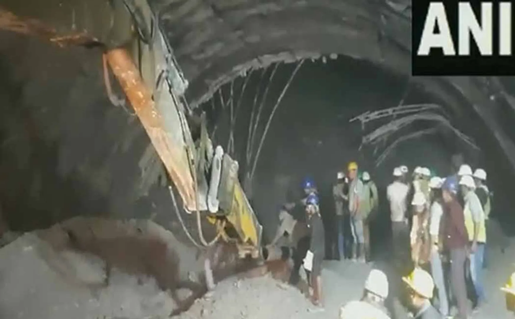 Tunnel collapse incident Rescue operations are intense