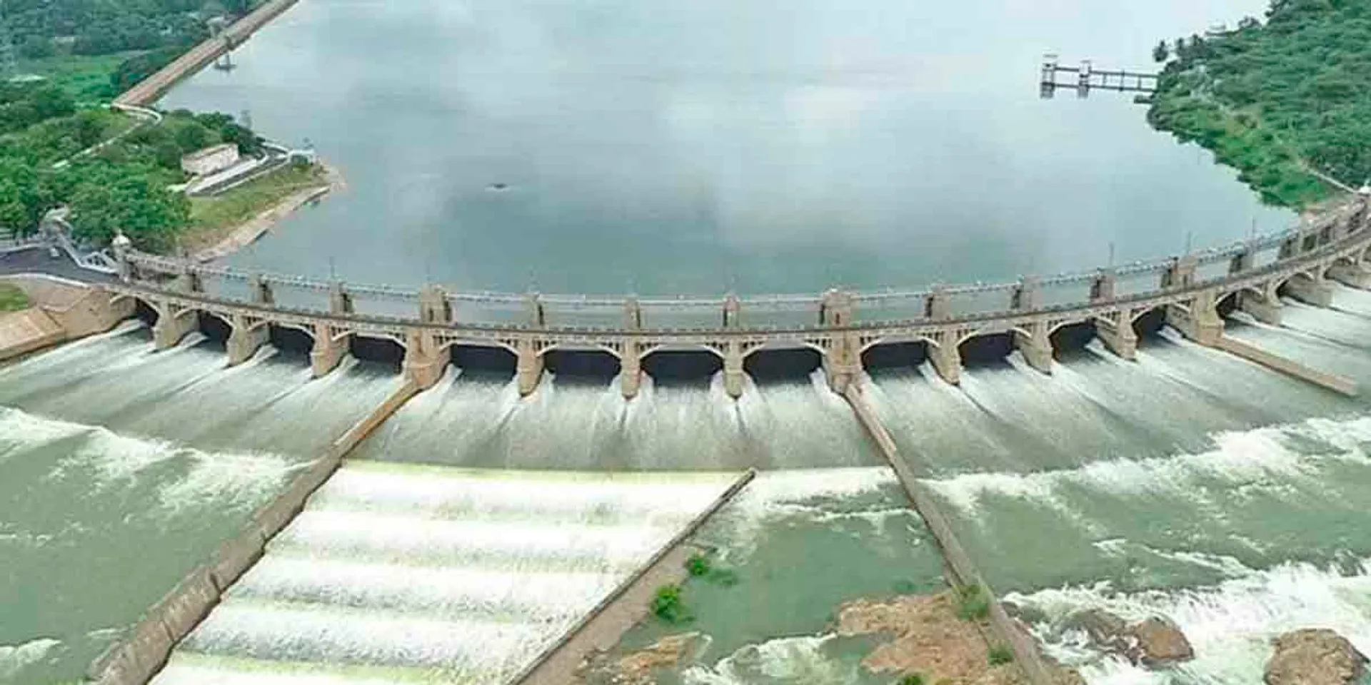  Heavy rain echoes; Mettur dam water level rise