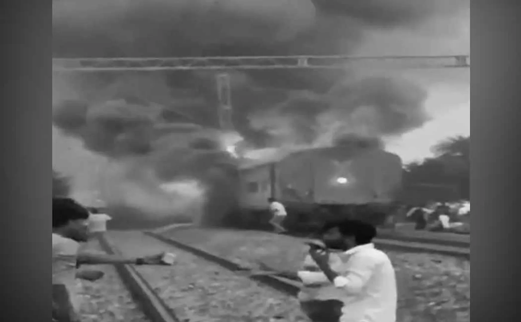 Express train fire in Uttar Pradesh