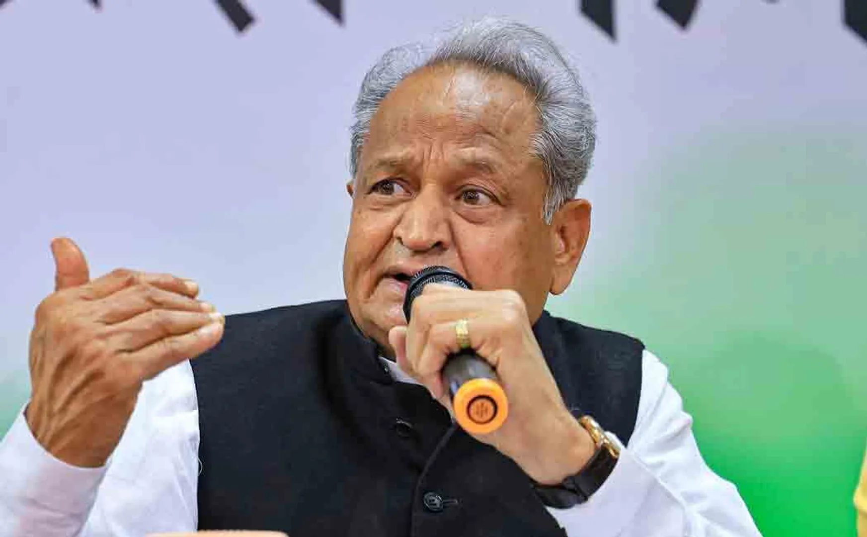 Ashok gehlot says BJP fears Sonia Gandhi's family