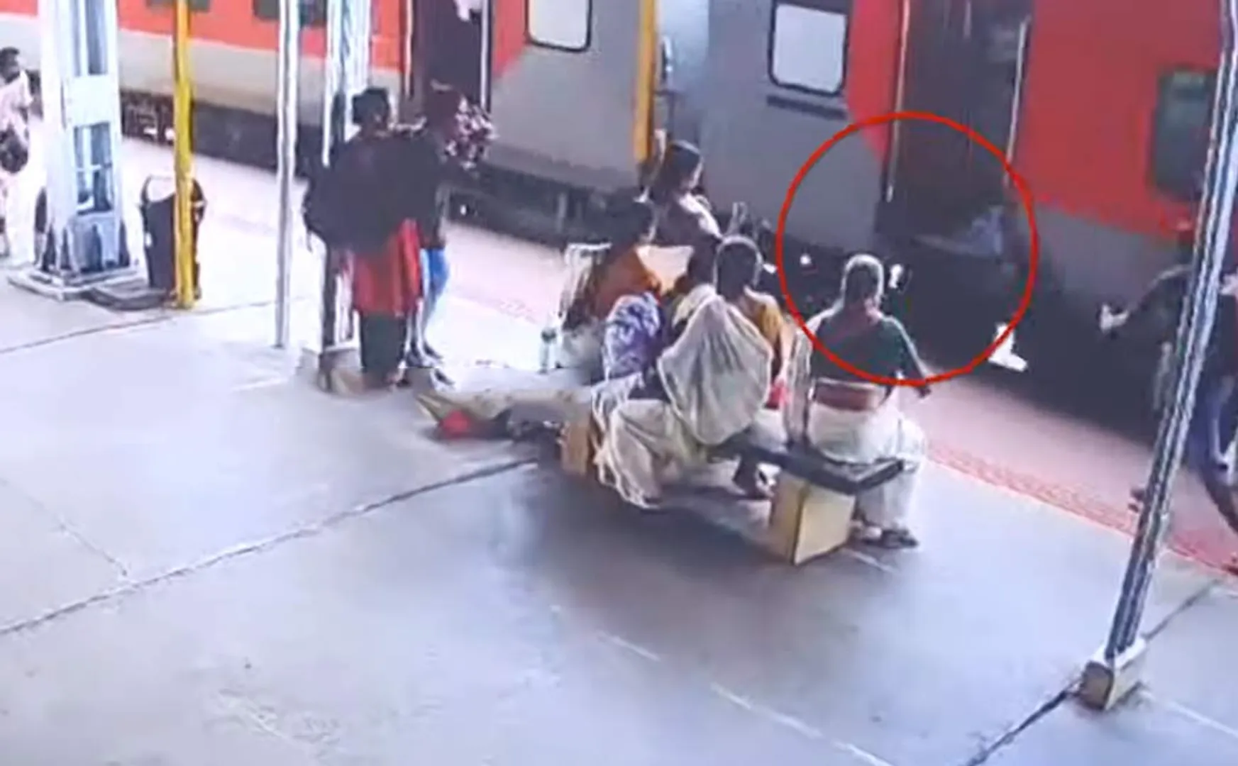 Police saved a soldier who tried to board a moving train