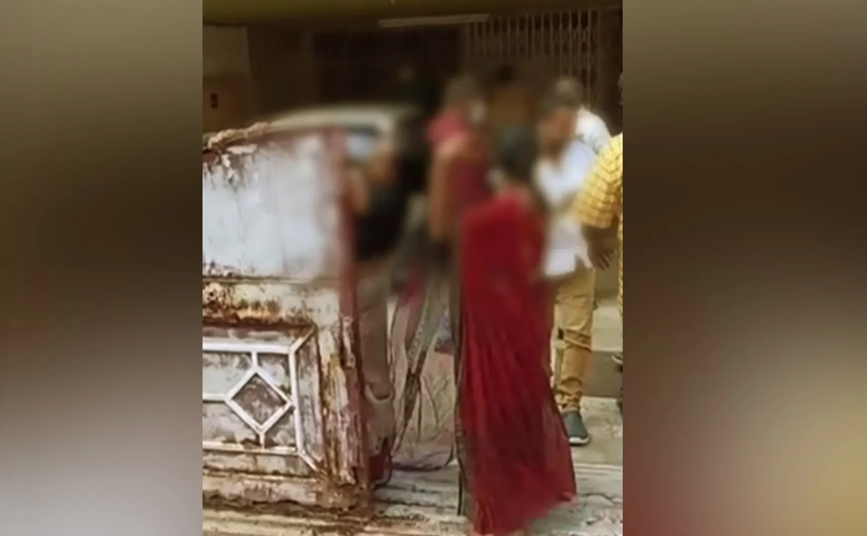 The family collided to the extreme in erode