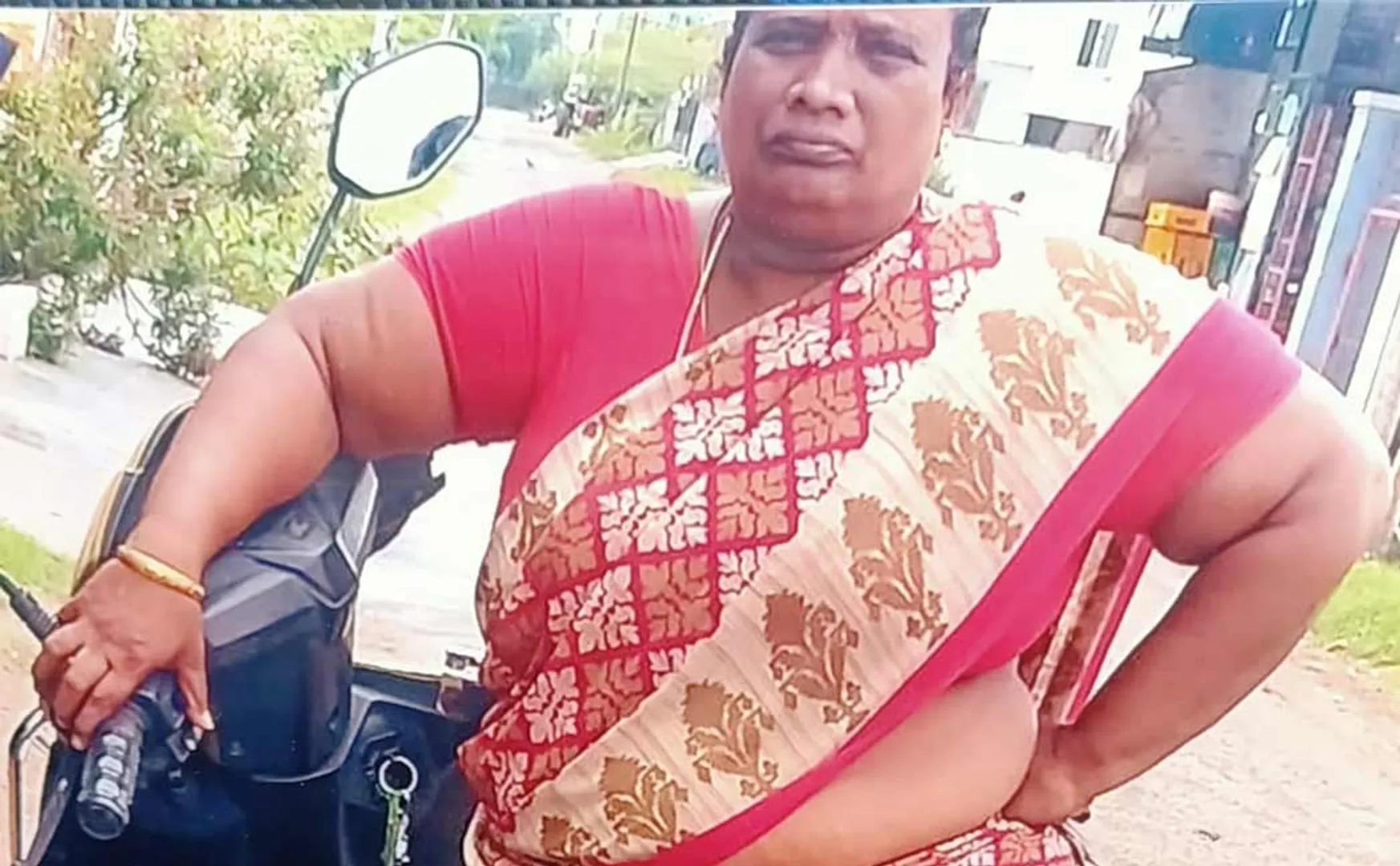   woman who cheated many people out of crores