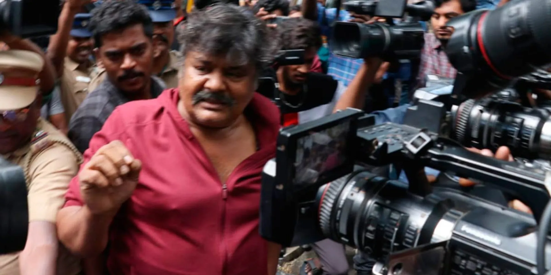 Mansoor Ali Khan who tried to speak; Stopped by the police