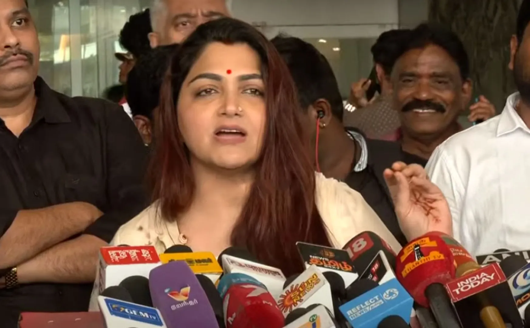 kushboo about cheri issue 