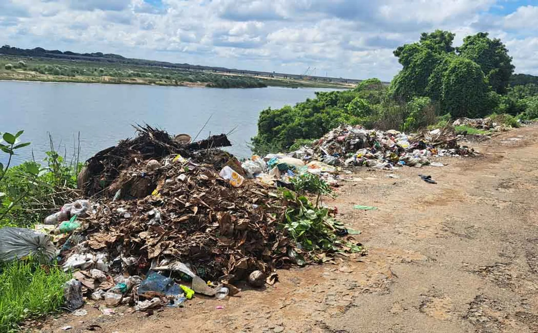 Kollidam River  becomes a tent of garbage – farmer agony