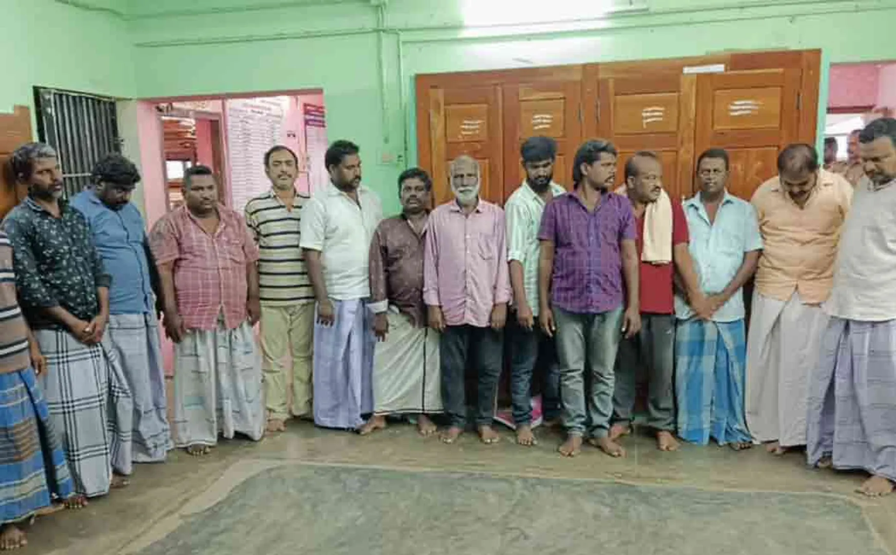 Gambling by WhatsApp group; gang Arrest 