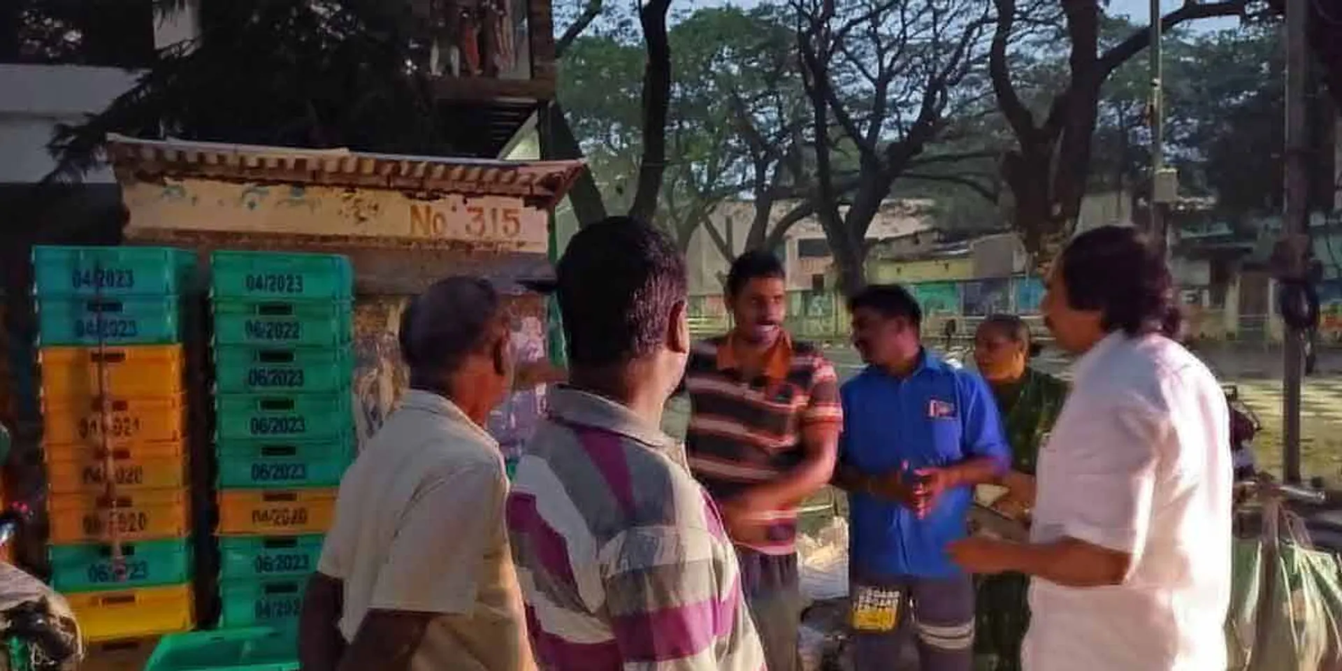  'People should not panic and buy more milk packets and stock up' - Minister Mano Thangaraj request