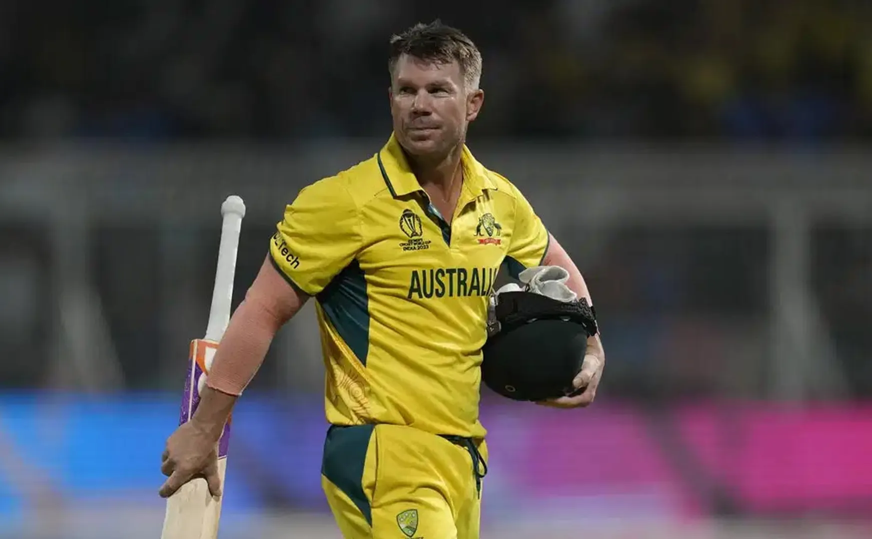 David Warner appeals to the people of Chennai and says Let's do what we can to help" - 