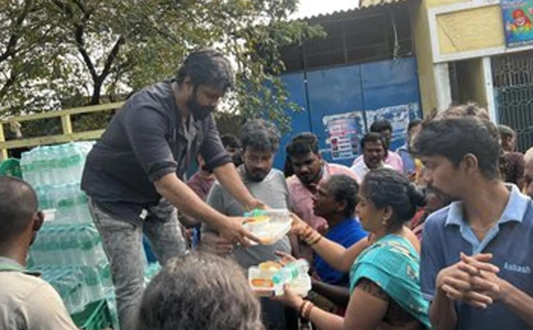 annapoorani team helped affected people by chennai floods