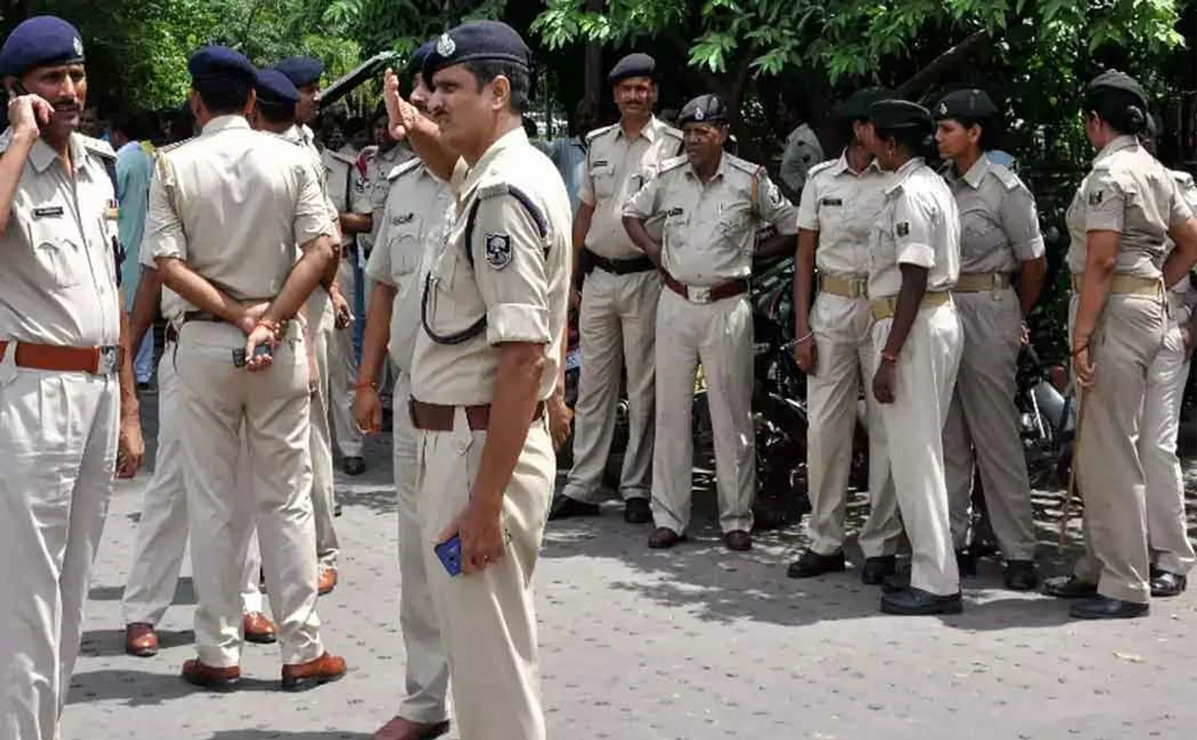 Chicken theft case; 1000 police gathered in the city!