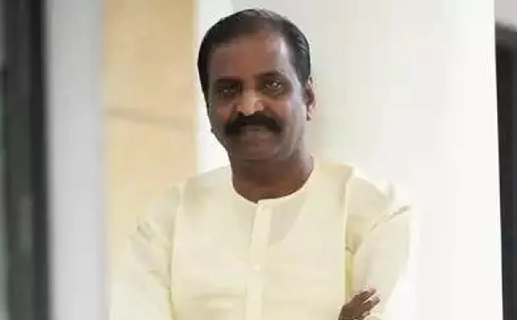 vairamuthu helped people affected by cyclone michaung chennai floods 