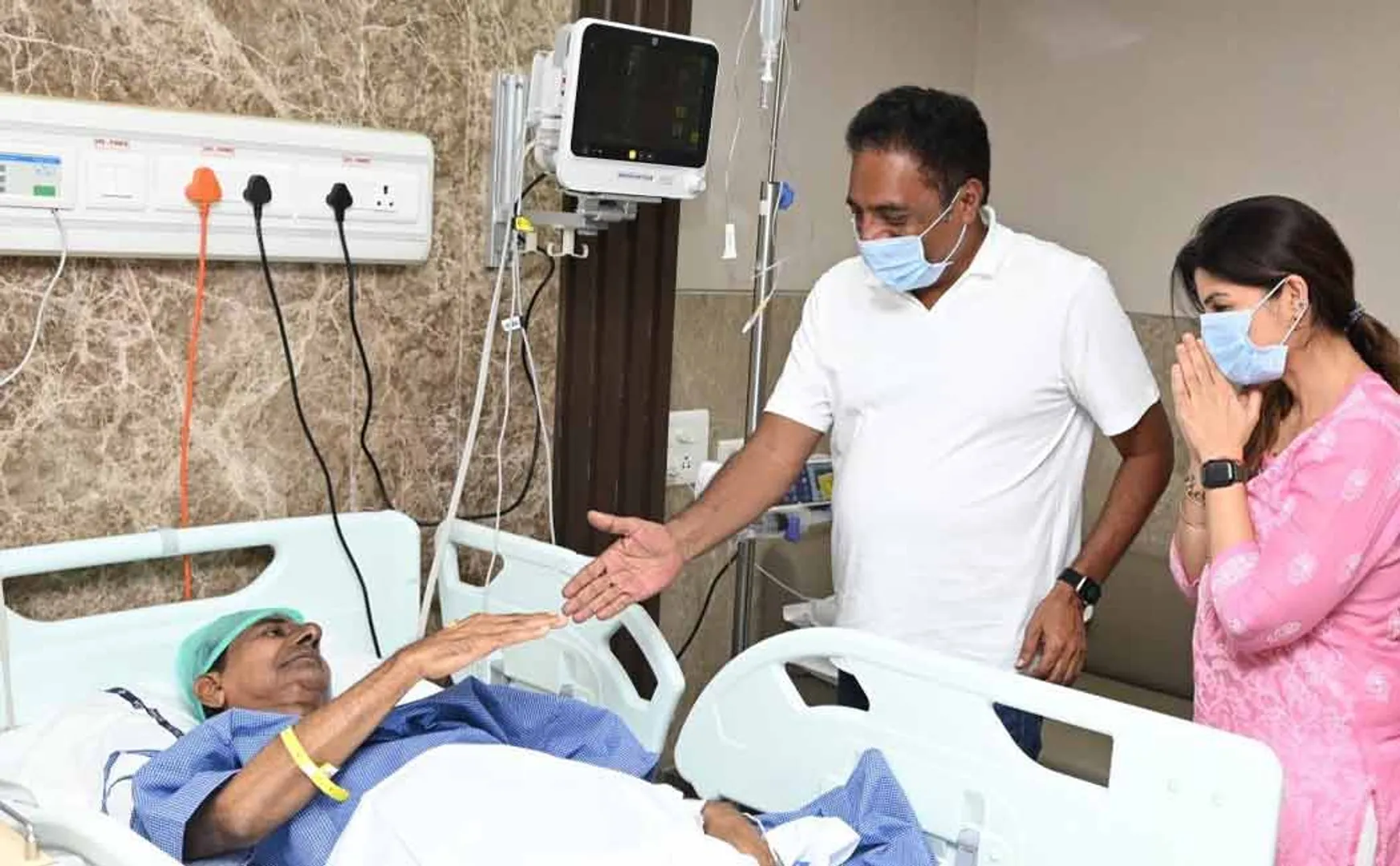 Prakash Raj personally visited Chandrasekhar Rao and inquired after his well-being