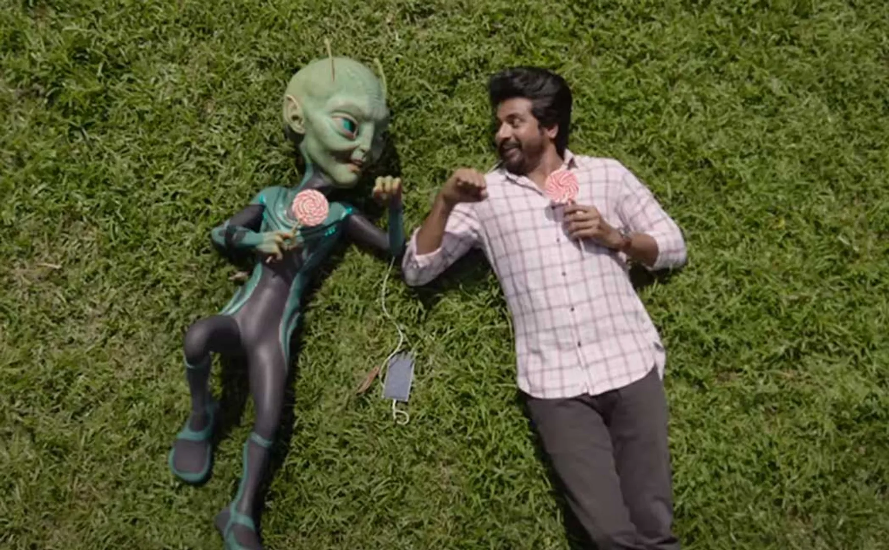 siddharth give voice to alien character in sivakarthikeyan ayalaan  