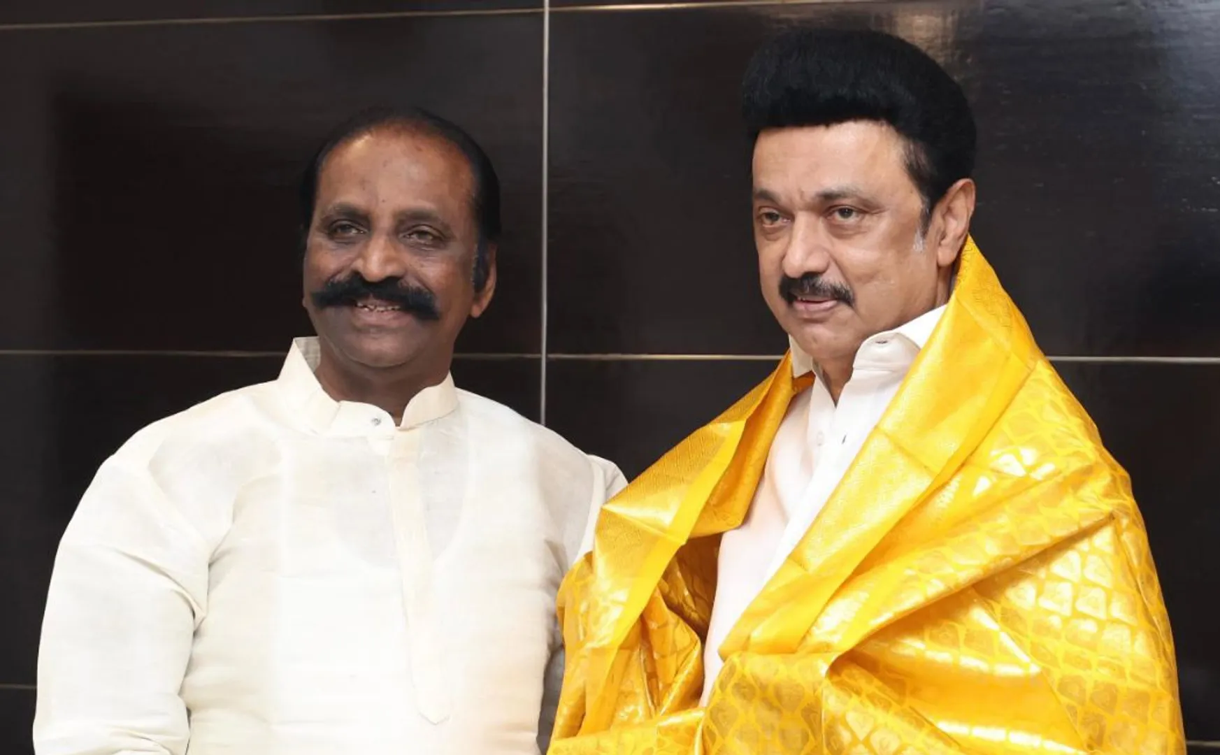 vairamuthu invited cm stalin for his book released function