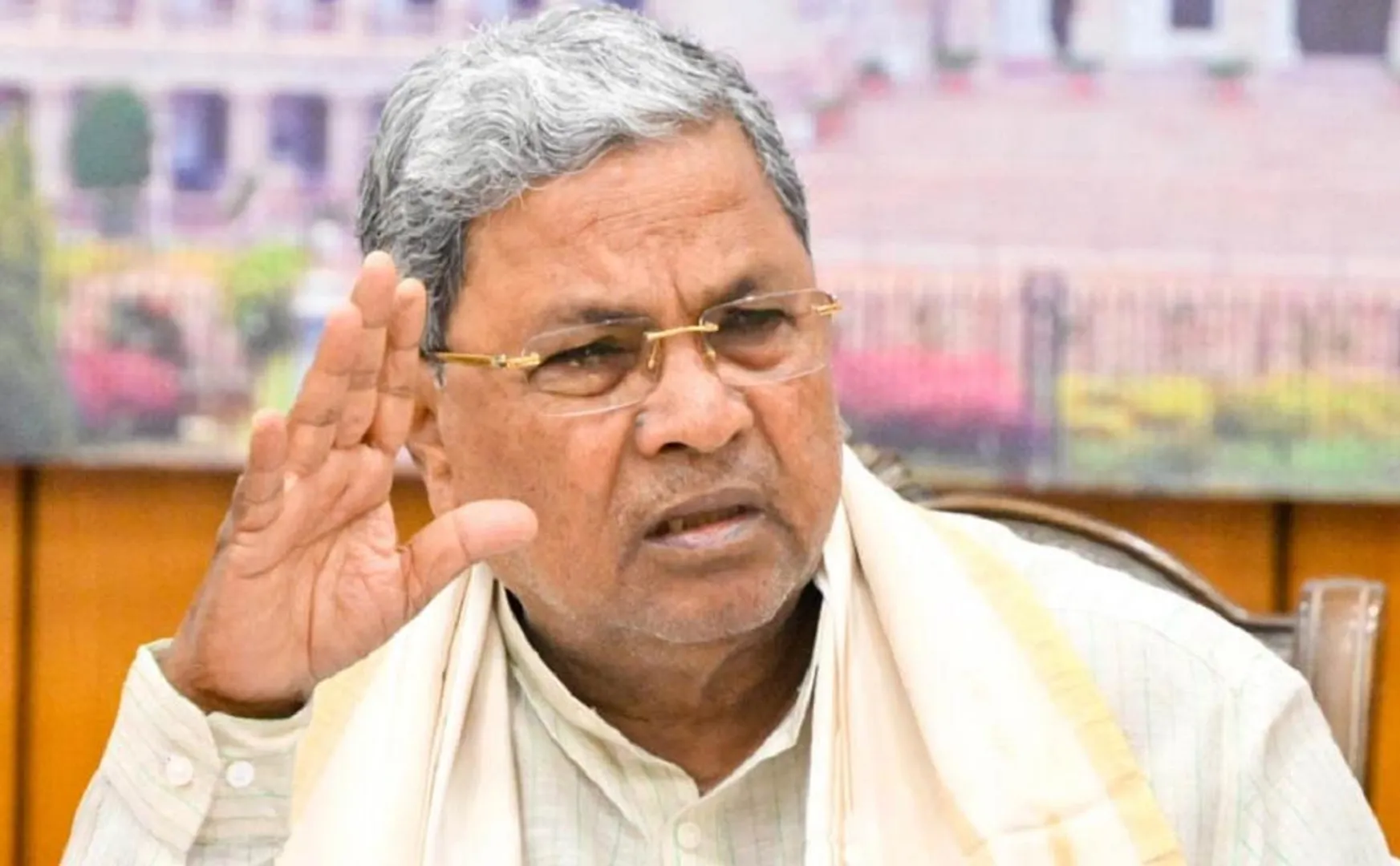  Siddaramaiah says DMK and AIADMK are playing politics in the case of mekathathu