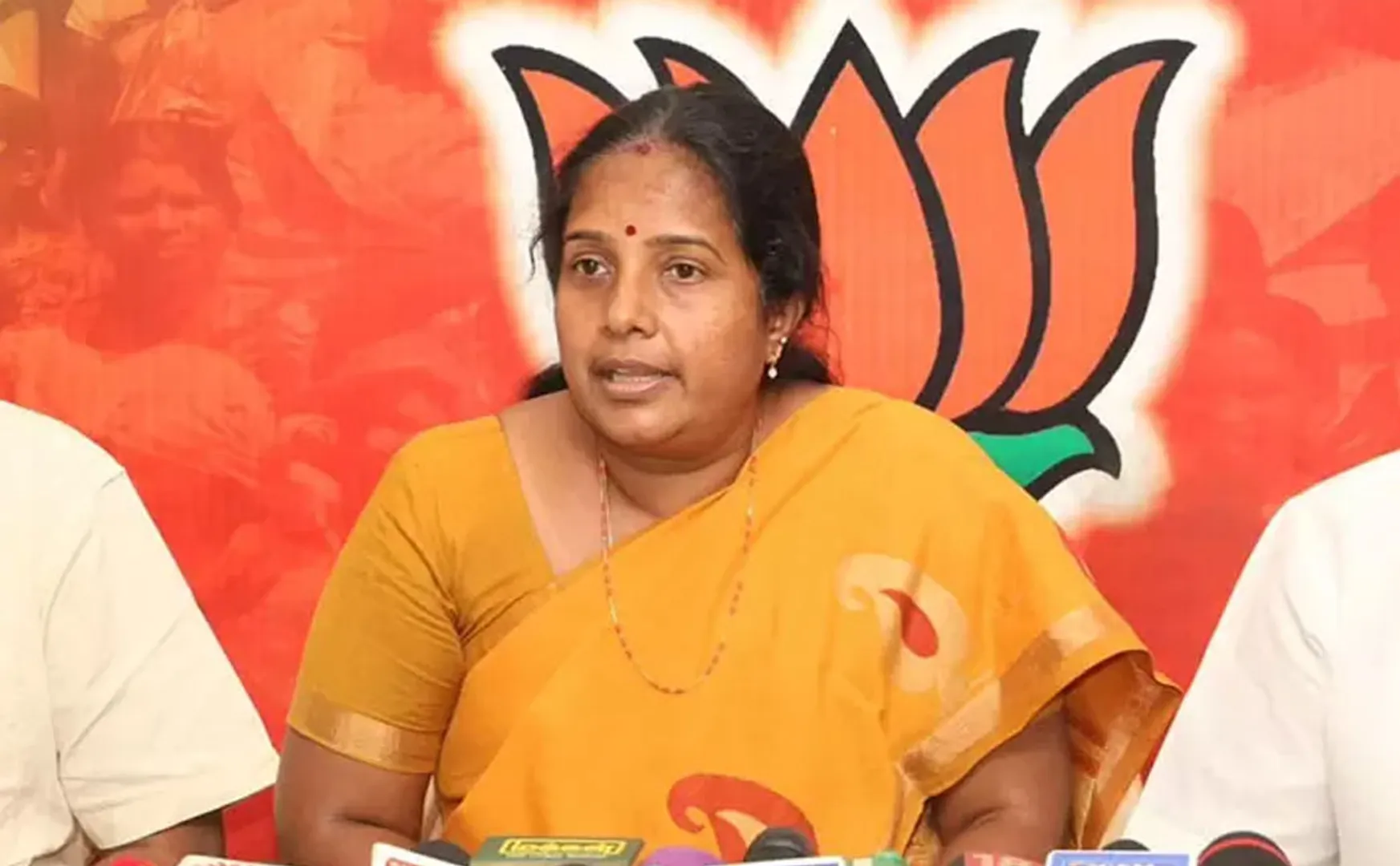 Vanathi Srinivasan crictize dmk and says Show Social Justice in Action