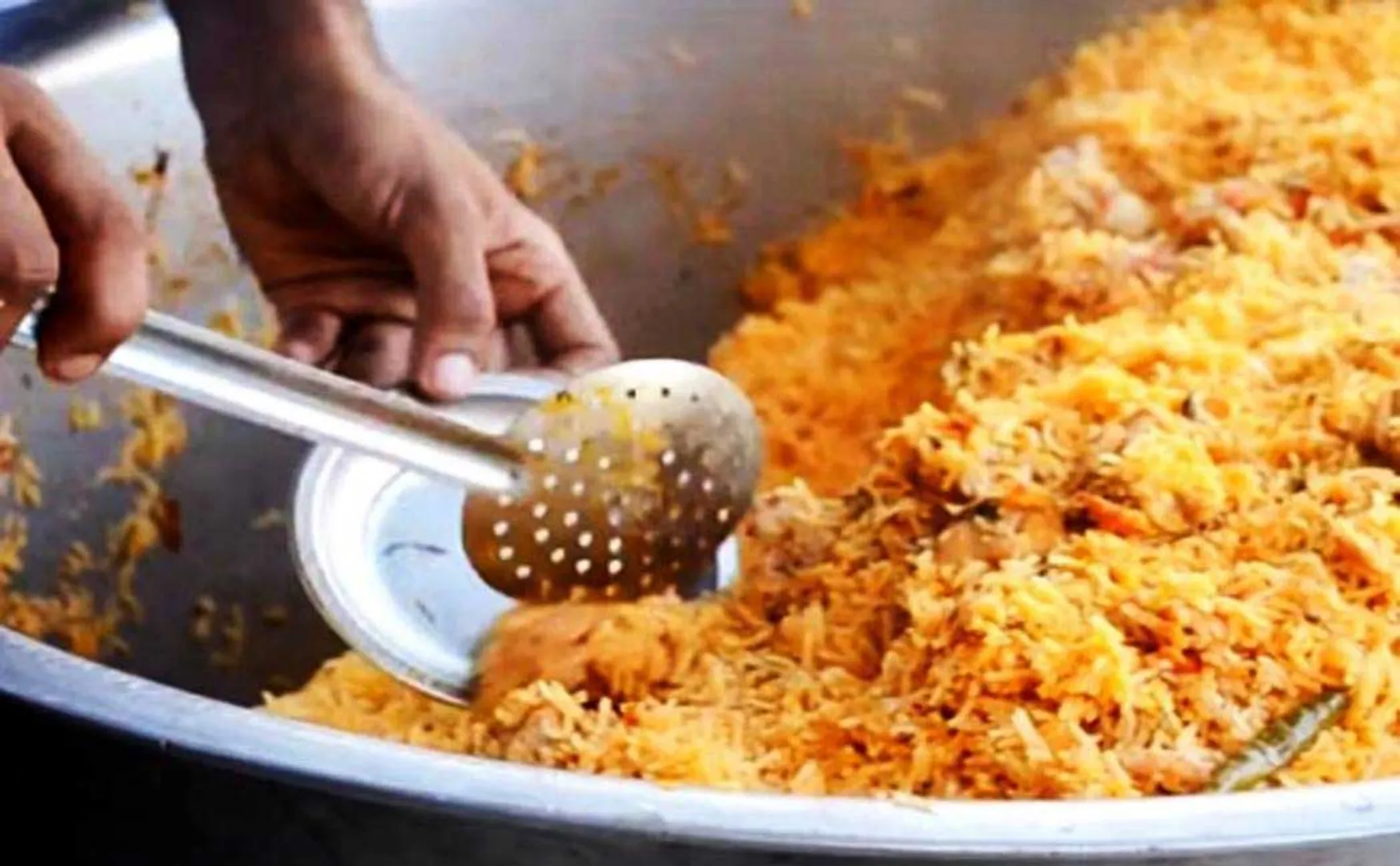 After eating biryani, the gang beaten the hotel owner after refusing to pay