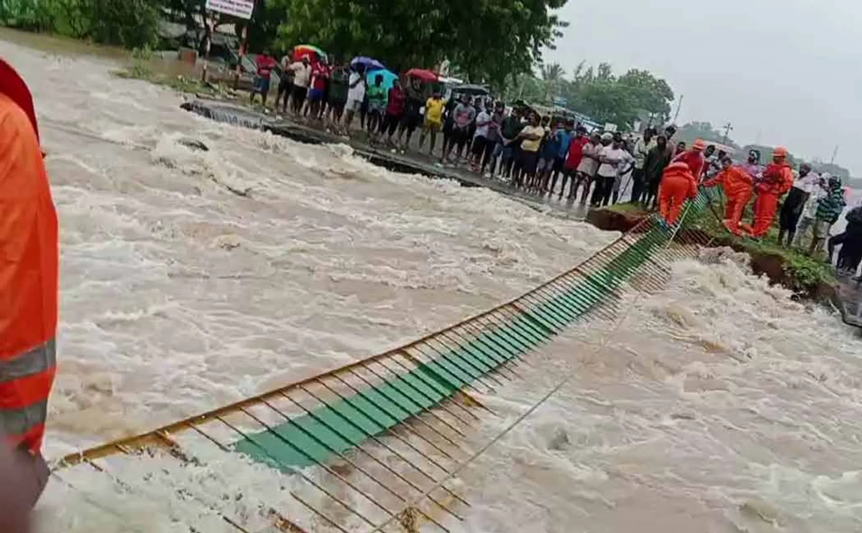 Additional rescue teams rushed to Tuticorin