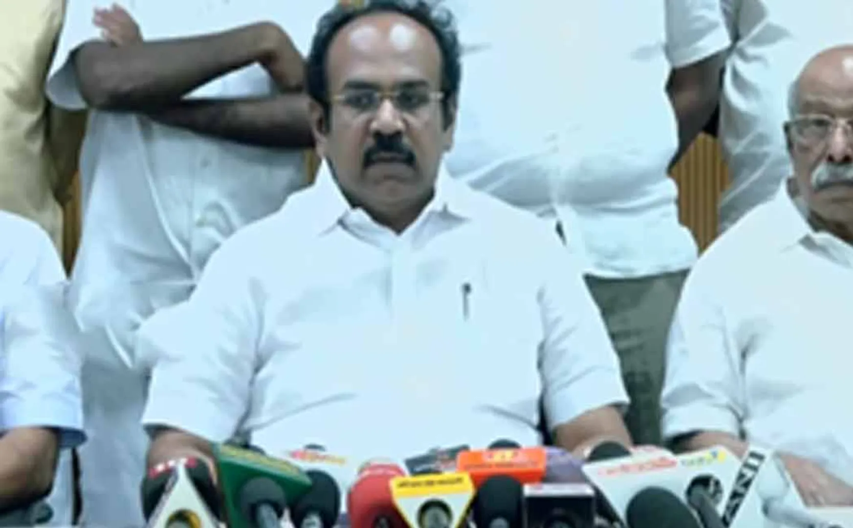 Governor's comment is completely untrue Minister Thangam Thanaras