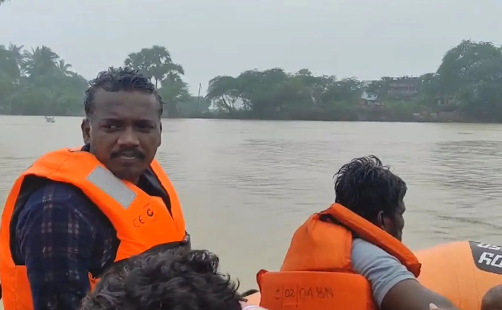 mari selvaraj rescued people from flood in tuticorin