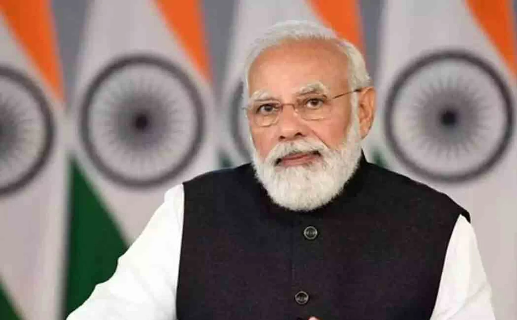 Modi consoles the Vice President for viral video