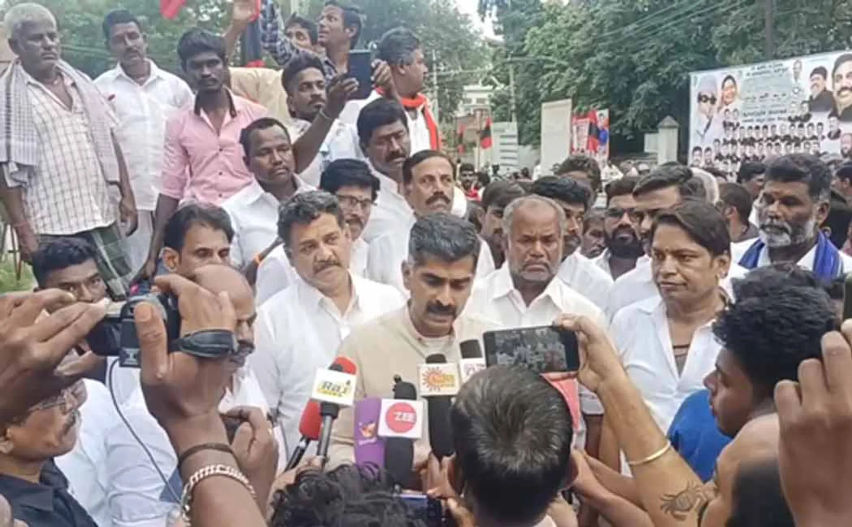 "The central government is deceiving the Tamil Nadu government by saying that there is no finance and no justice" - Durai Vaiko