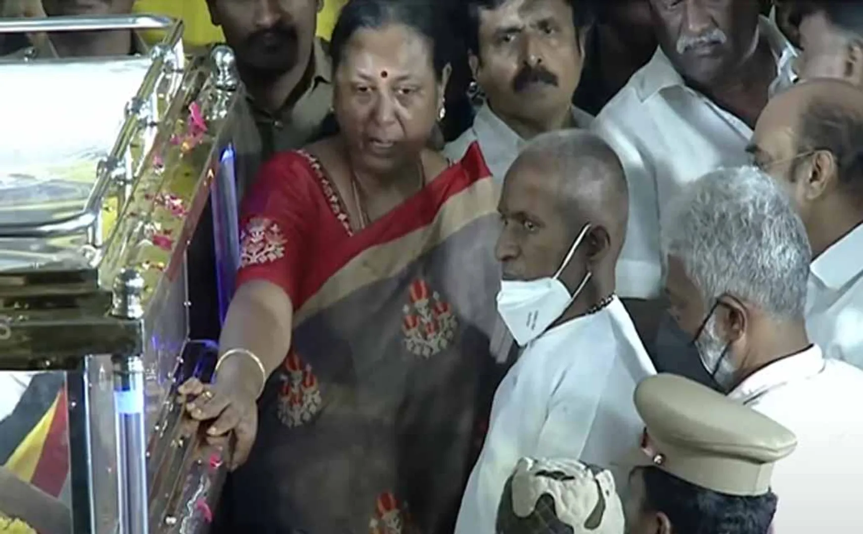 Ilayaraja paid tribute to Vijayakanth's body in person