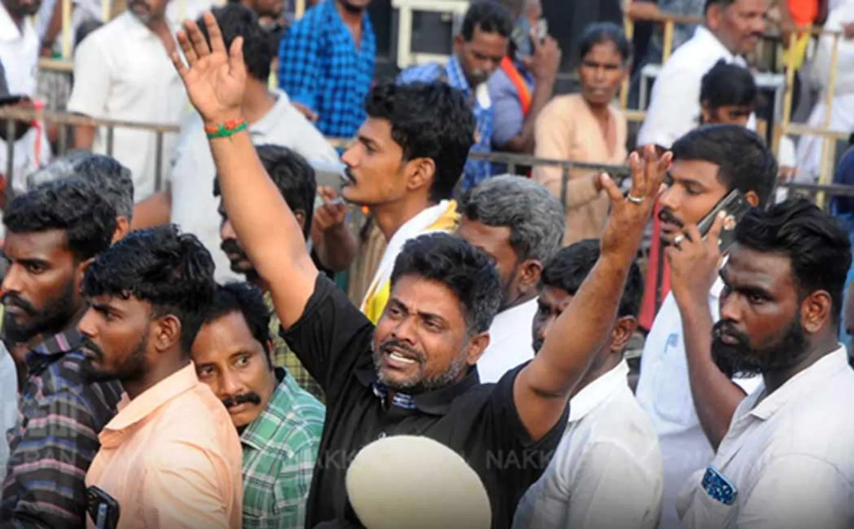 Entry denied to public at Vijayakanth funeral