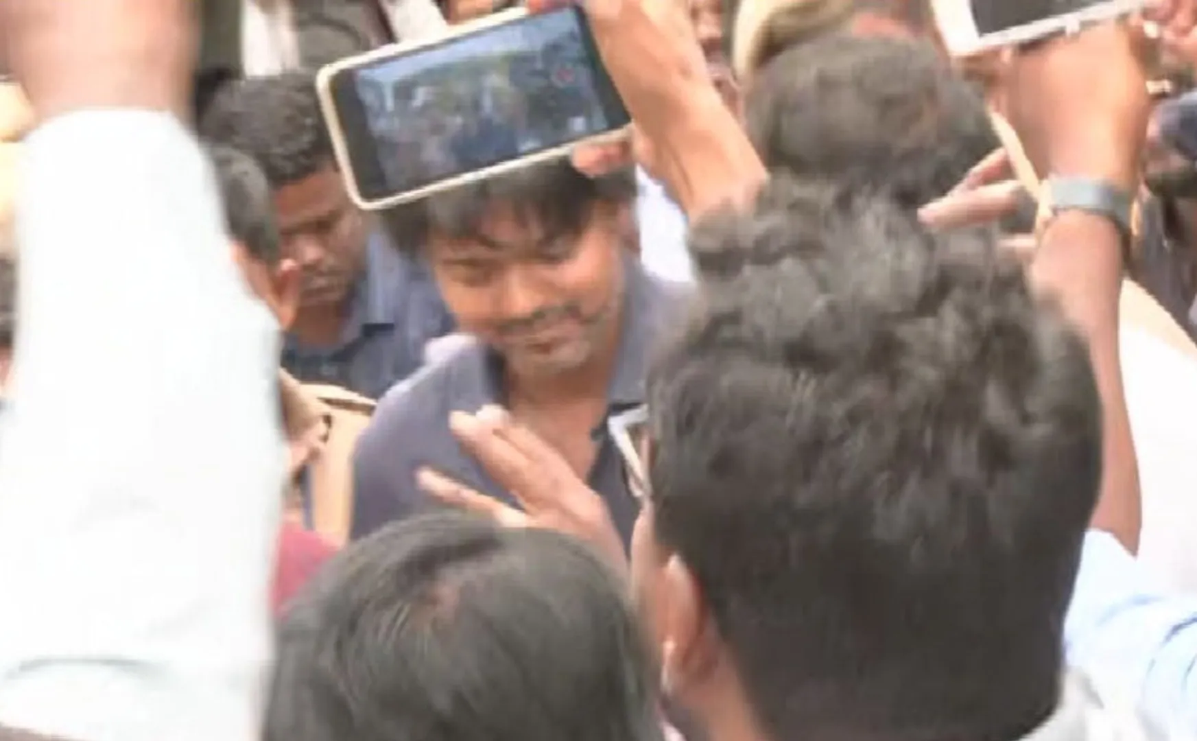 vijay arrives in tuticorin airport 