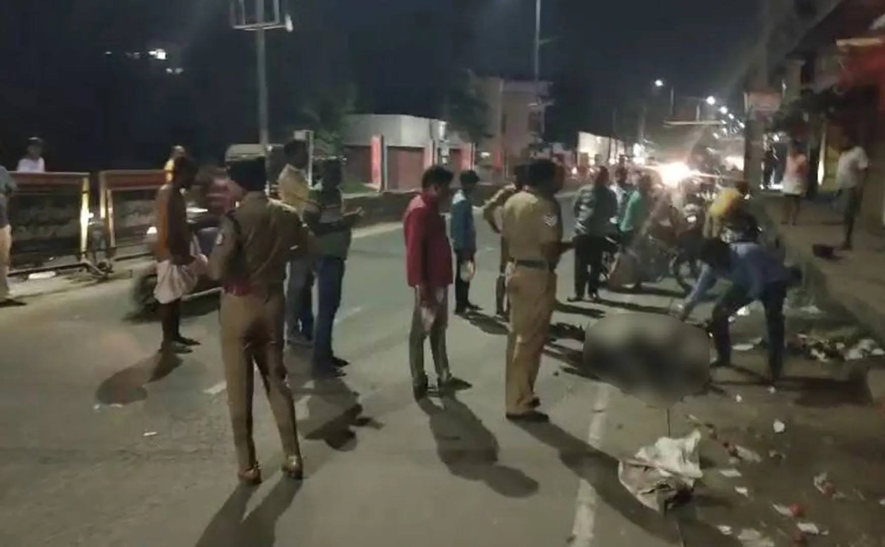 Pour petrol on a person walking and set him on fire in dindugal