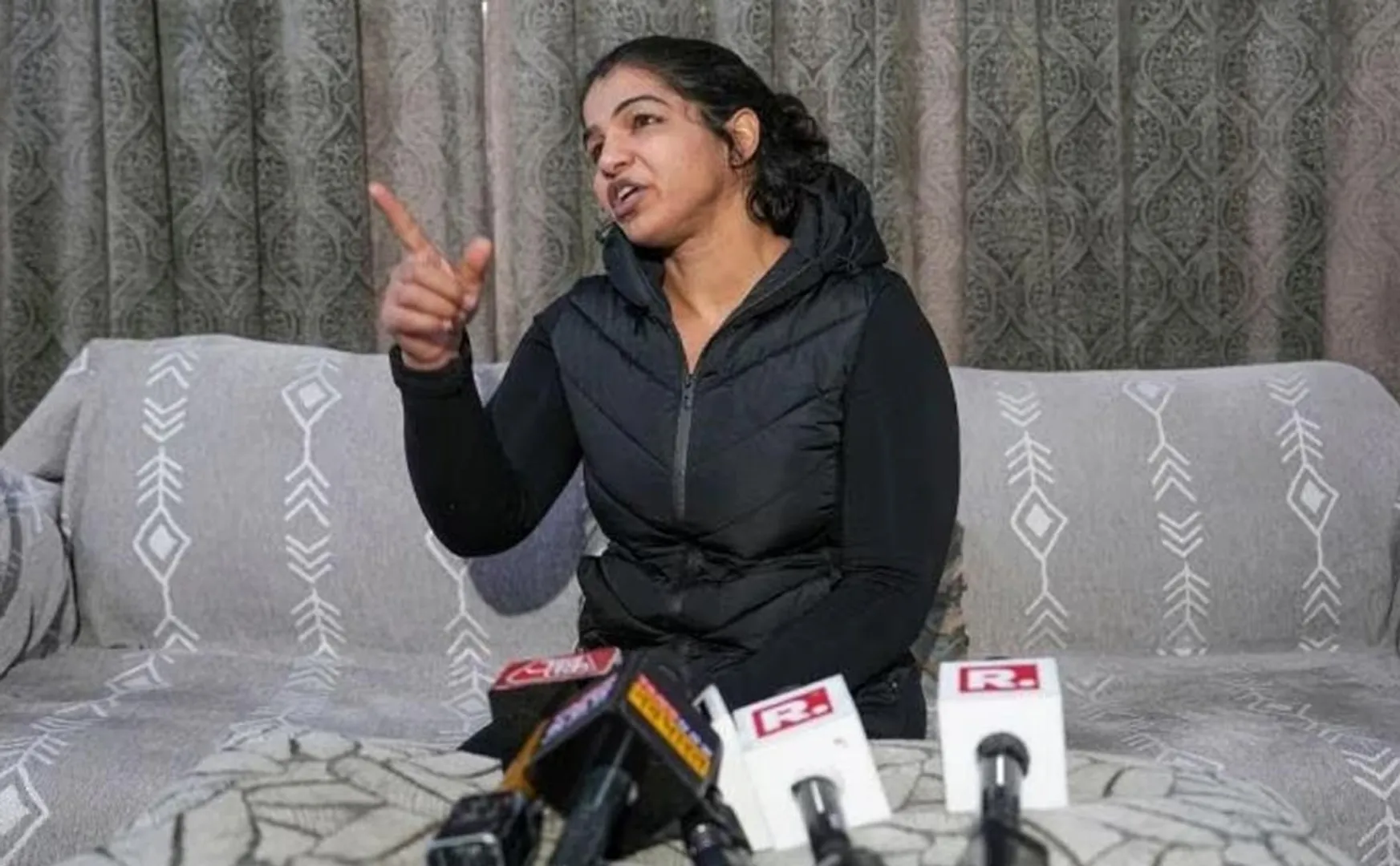 Sakshi Malik sensational complaint on Brij bhushan Singh is targeting my family