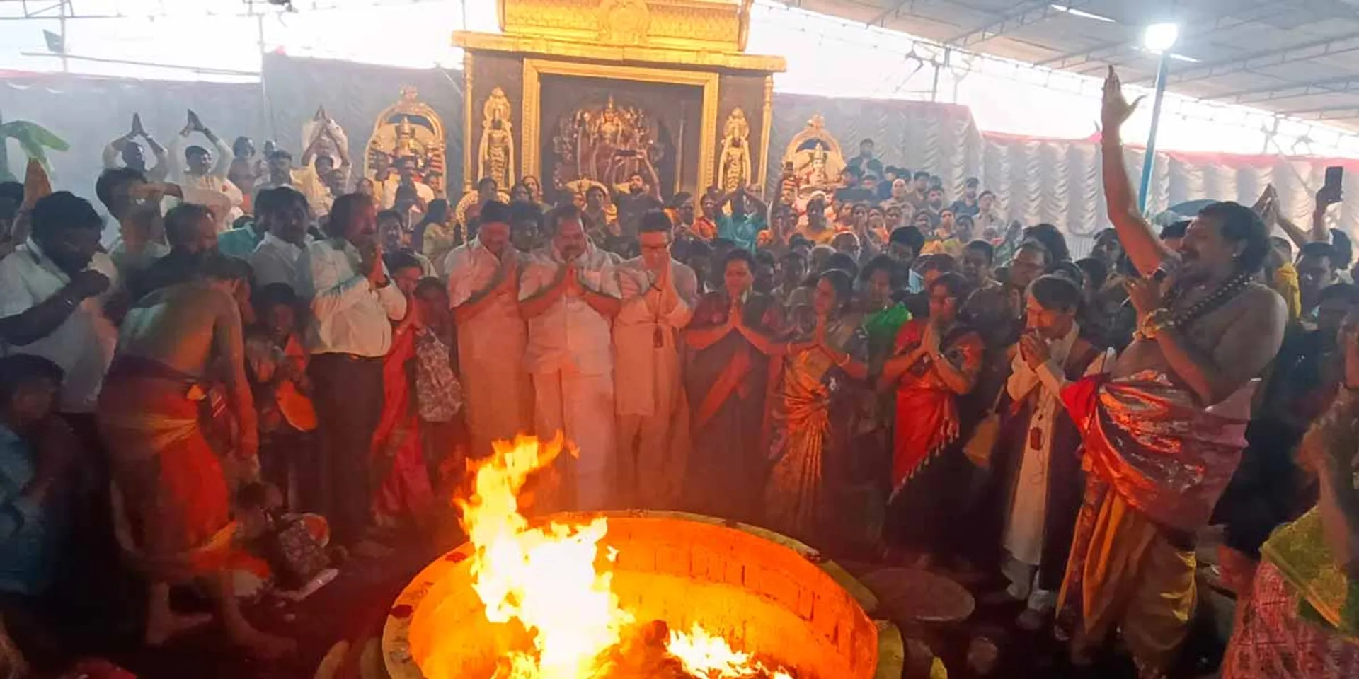 Japanese devotees gathered in Tiruvannamalai