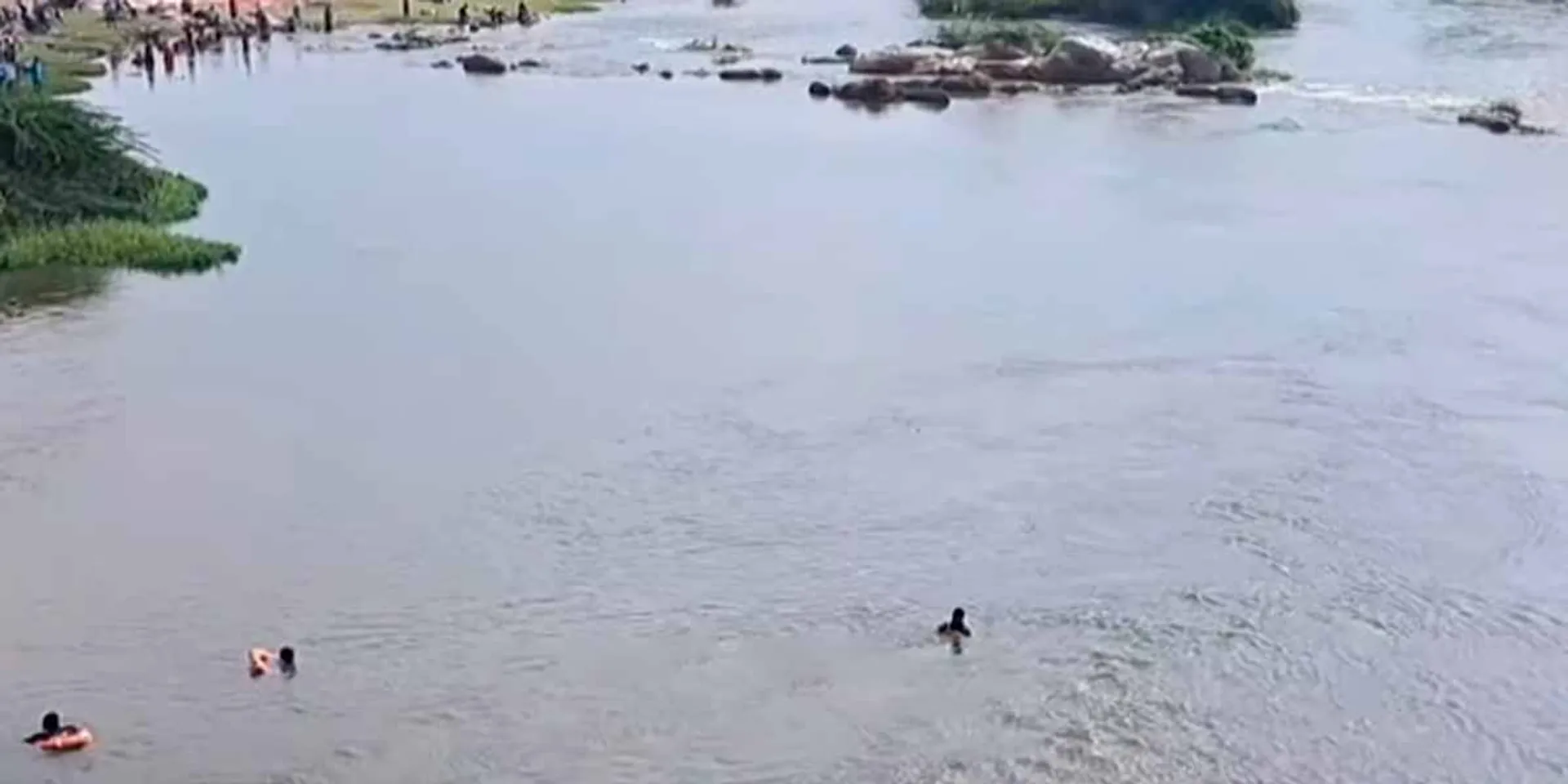  Youths who entered the river under the influence of alcohol; Rescue of a dead body