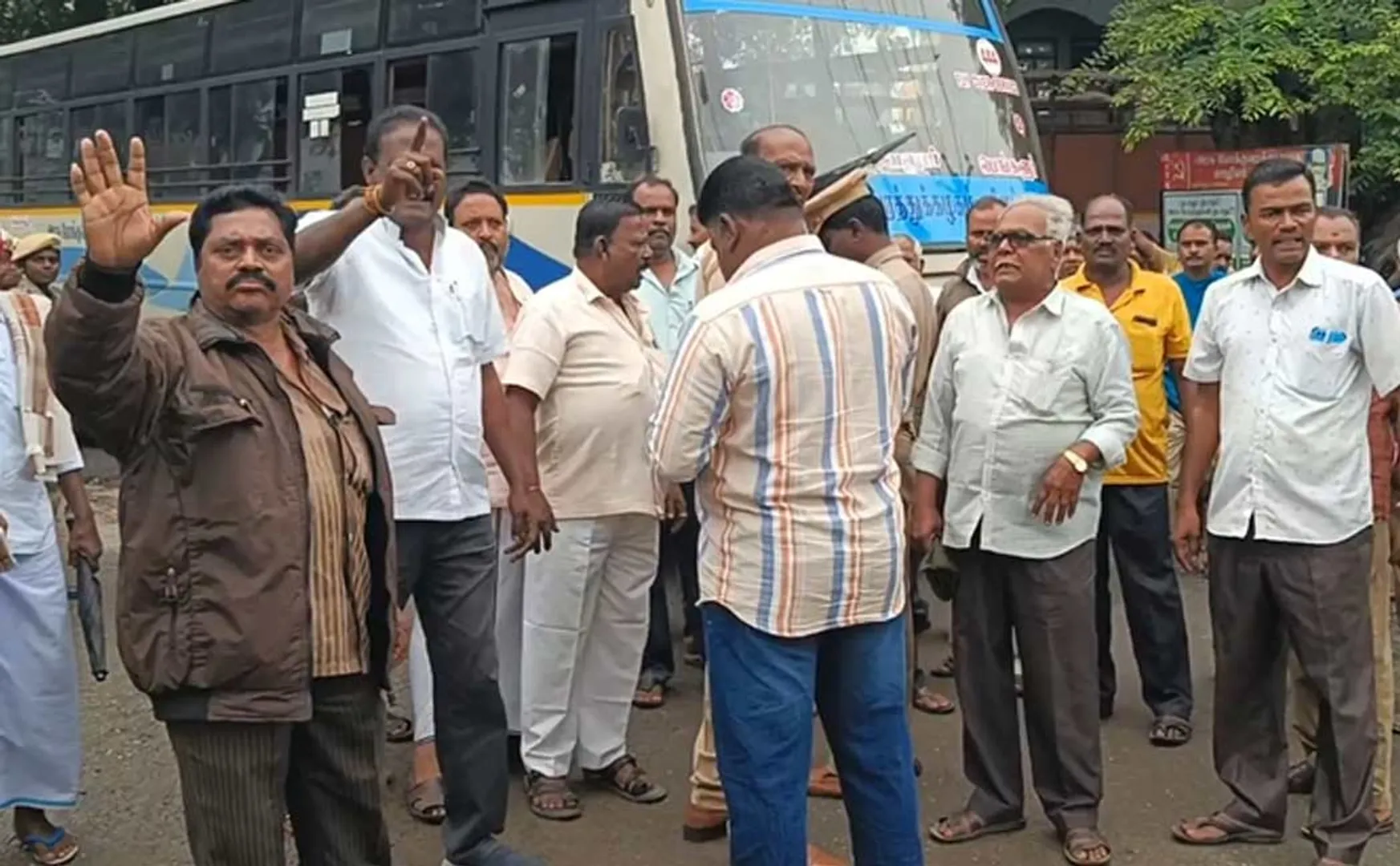 AIADMK trade unions argue with DMK MLA