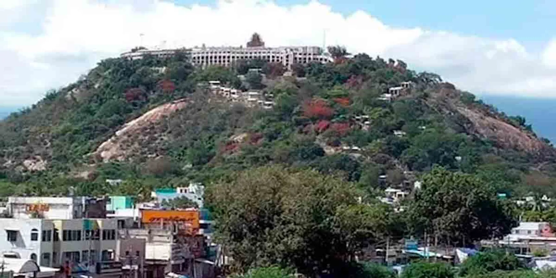 'Palani temple streets are not for business'- High Court takes action