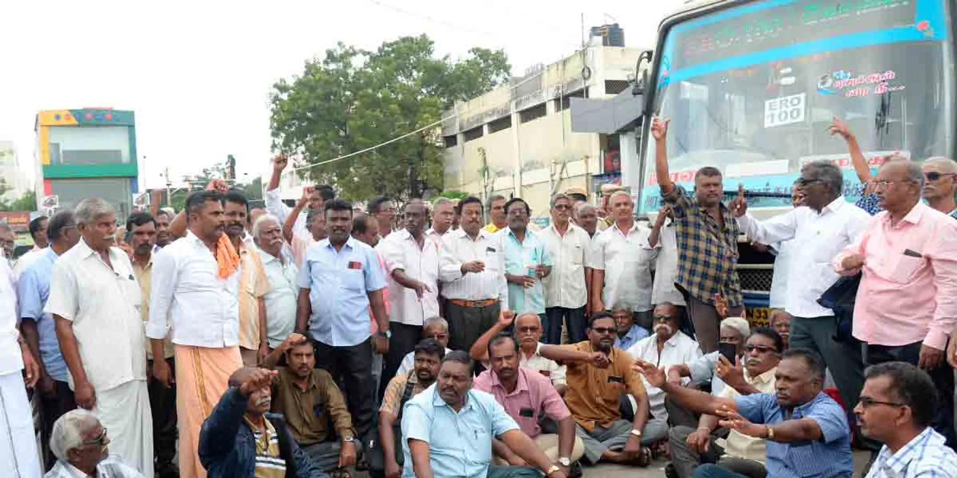 Picketing the bus; 100 people arrested