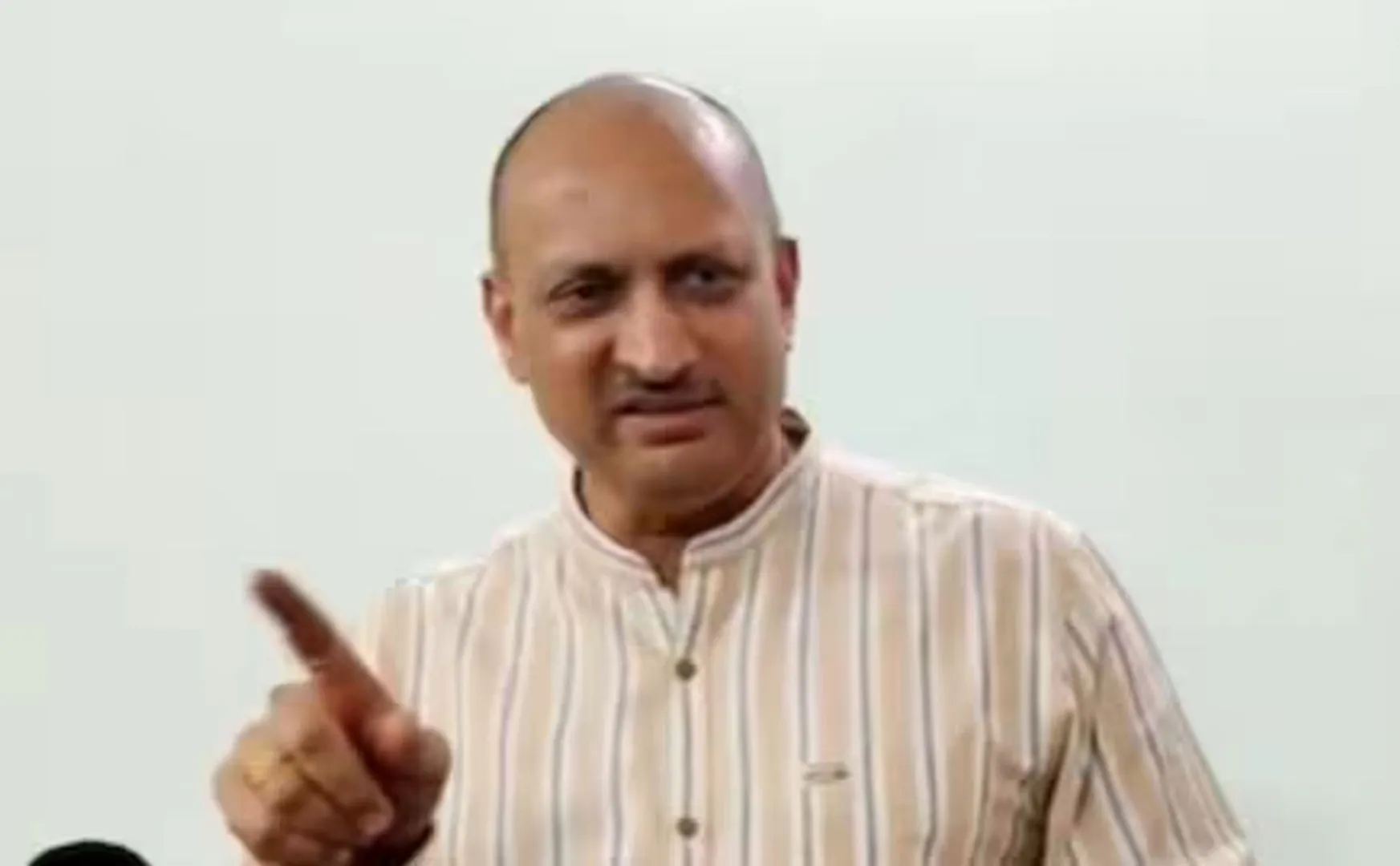 Opposition to BJP Ananth Kumar Hegde who talked about Indira Gandhi and mosque