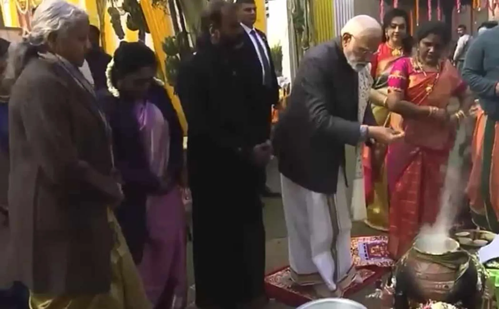 Prime Minister Modi celebrated Pongal in Delhi wearing a Veshti shirt